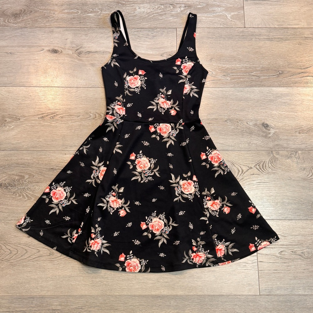 NWT H&M DIVIDED Floral Rose‎ Print Sleeveless Mini Fit and Flare Dress 4 Small S